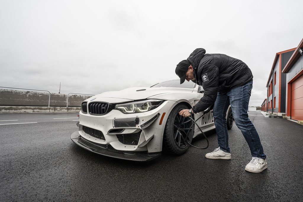 BMW M4 GT4 circuit de mirecourt