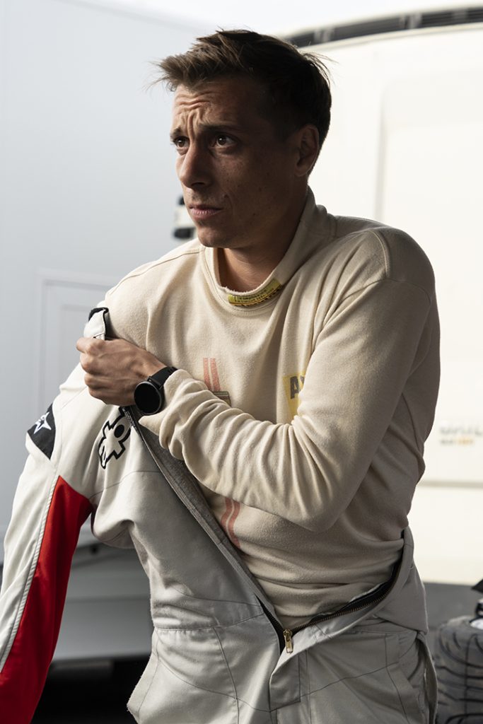 Paul Santos au circuit de Nevers Magny-cours sur une course de l'historic tour de HVM racing