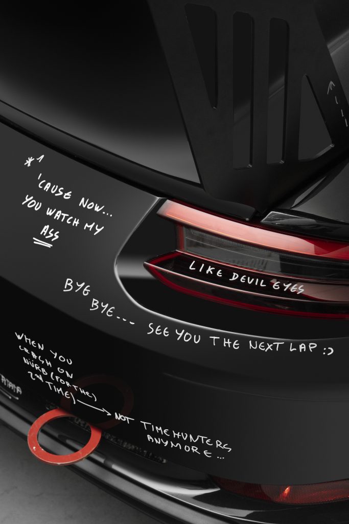 Réalisation d'une oeuvre d'art sur une porsche gt3 CUP