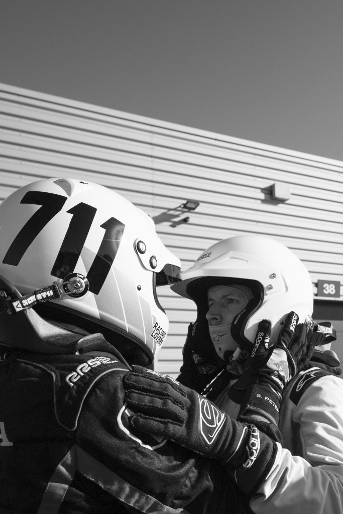 Echange de pilote durant la course d'endurance