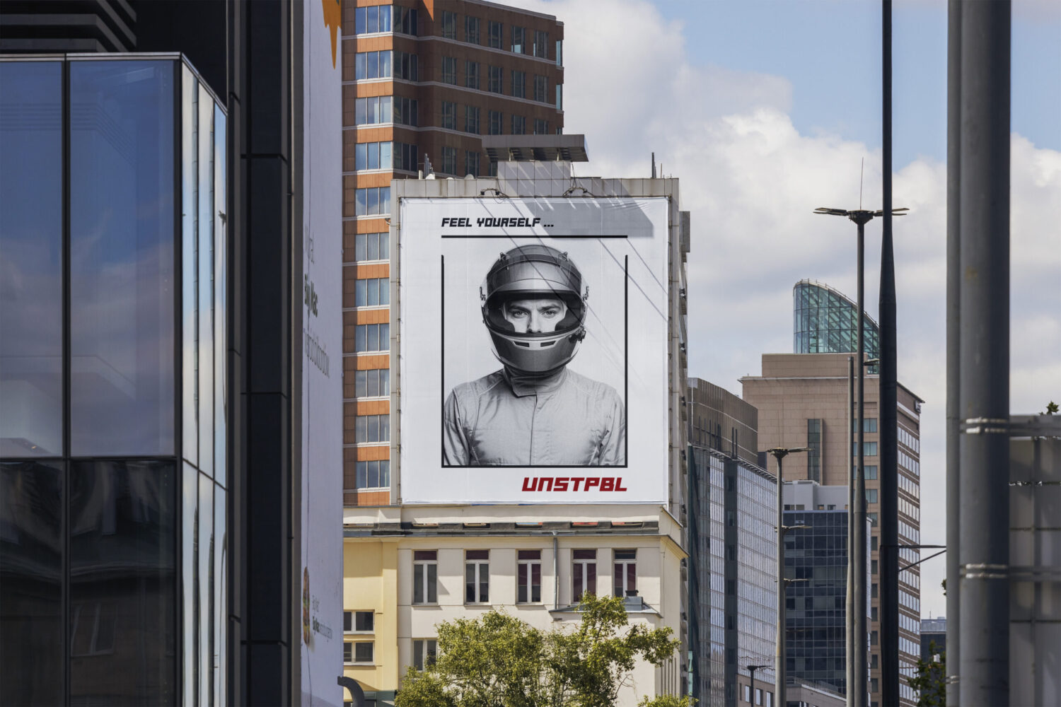 MDU068 Big City Banner Mockup